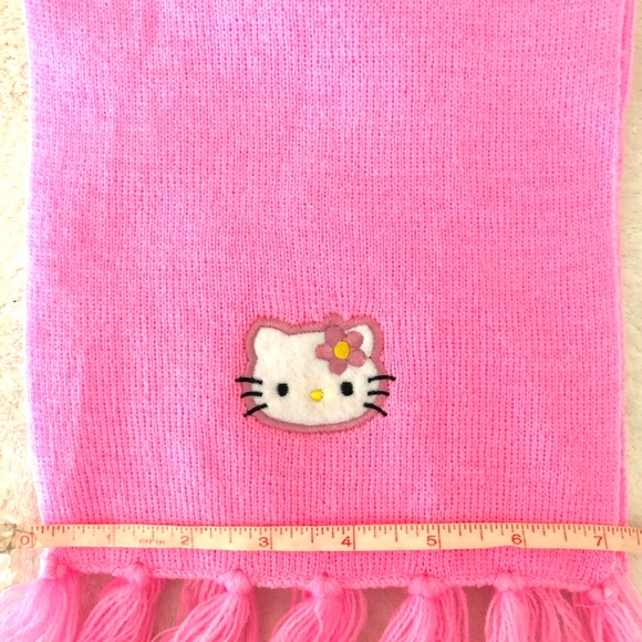 Hello Kitty Scarf - Picture 3 of 3